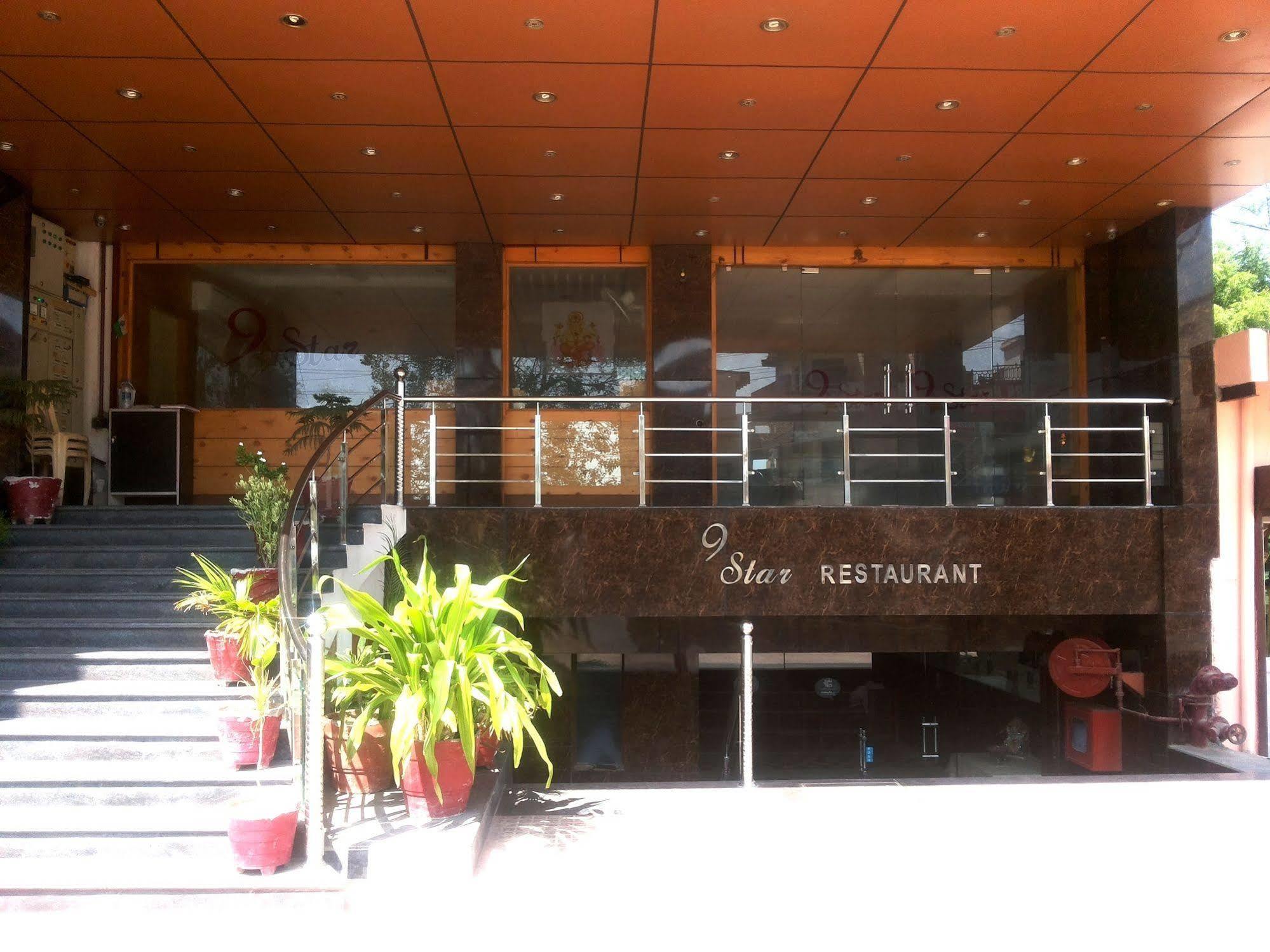 Star Hotel Агра Экстерьер фото